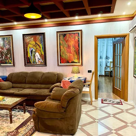 Gallery & Art Center * Τίρανα