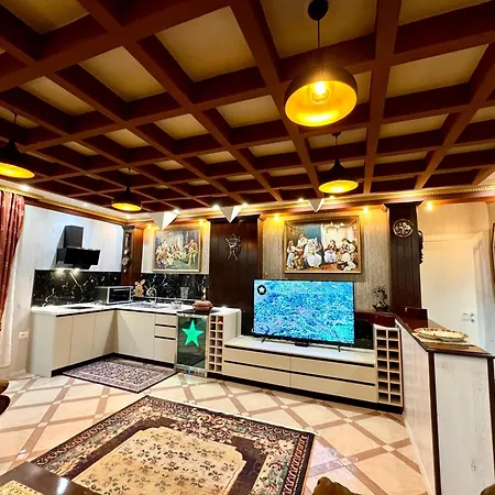 Gallery & Art Center * Τίρανα